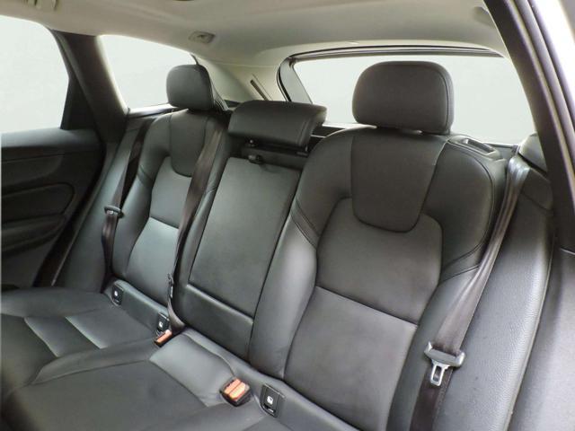 VOLVO XC60 B4 (d) AWD automatico Ultimate Bright