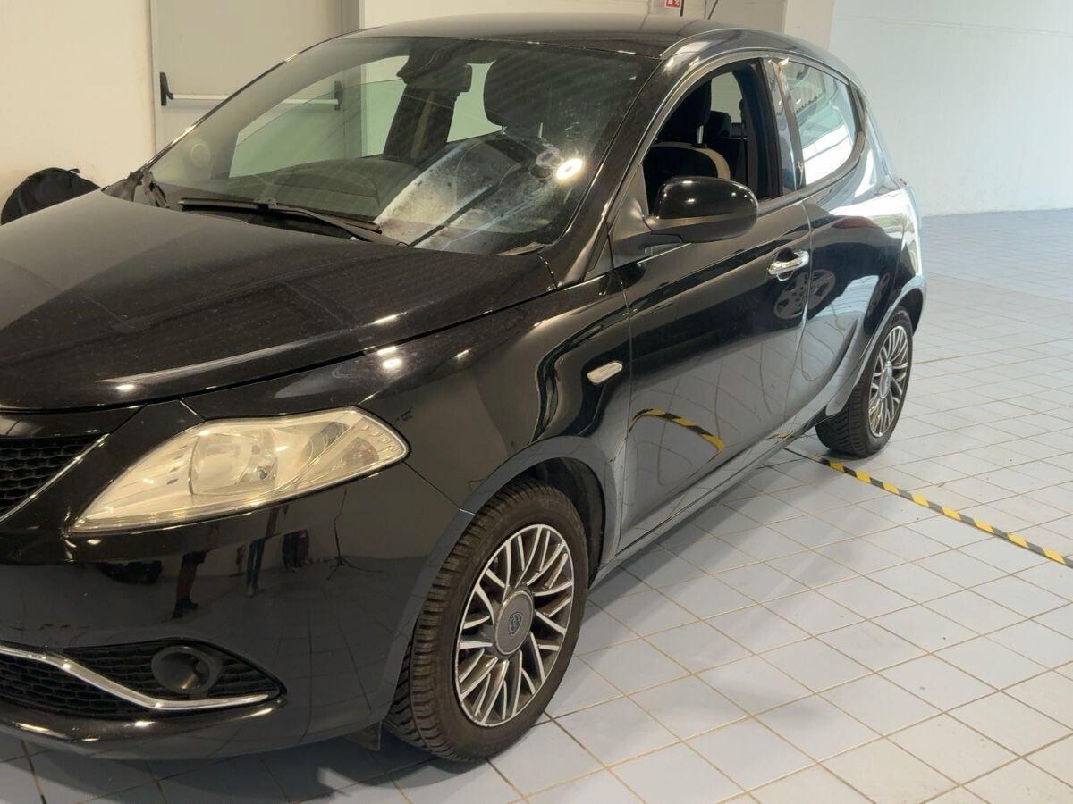 Lancia Ypsilon 1.2 69 CV 5 porte GPL Ecochic Gold