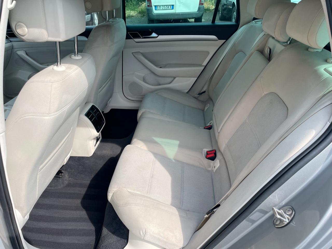 Volkswagen Passat Variant 1.6 TDI Highline BMT DISTRIBUZIONE FATTA