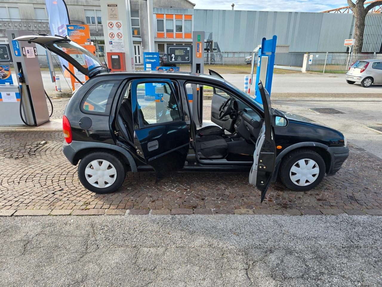 Opel Corsa 1.2i cat 5 porte con 242.000km NEOPATENTATI ok