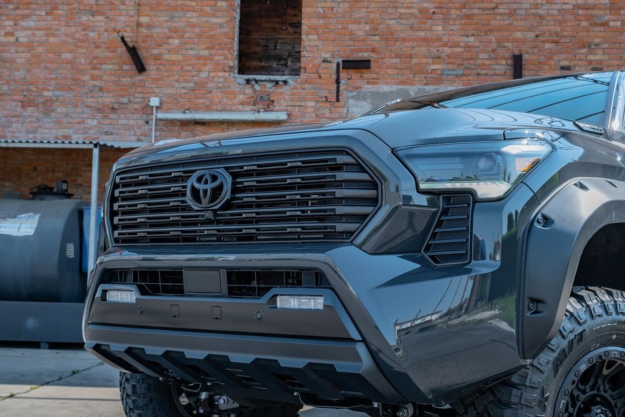 Toyota Tacoma LIMITED 2.4 i-Force HYBRID 4x4 THUNDERSTORM