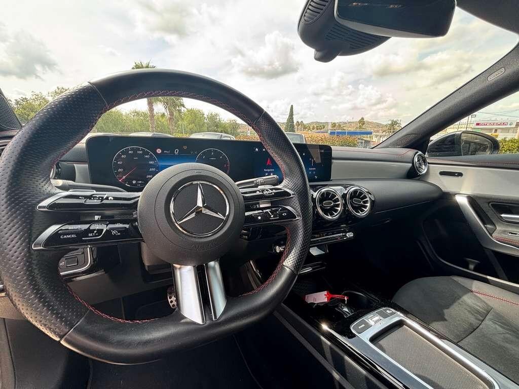 Mercedes-benz CLA 200 d Automatic Premium 2024 / KM 50.000 Tua a solo 349 Euro al mese