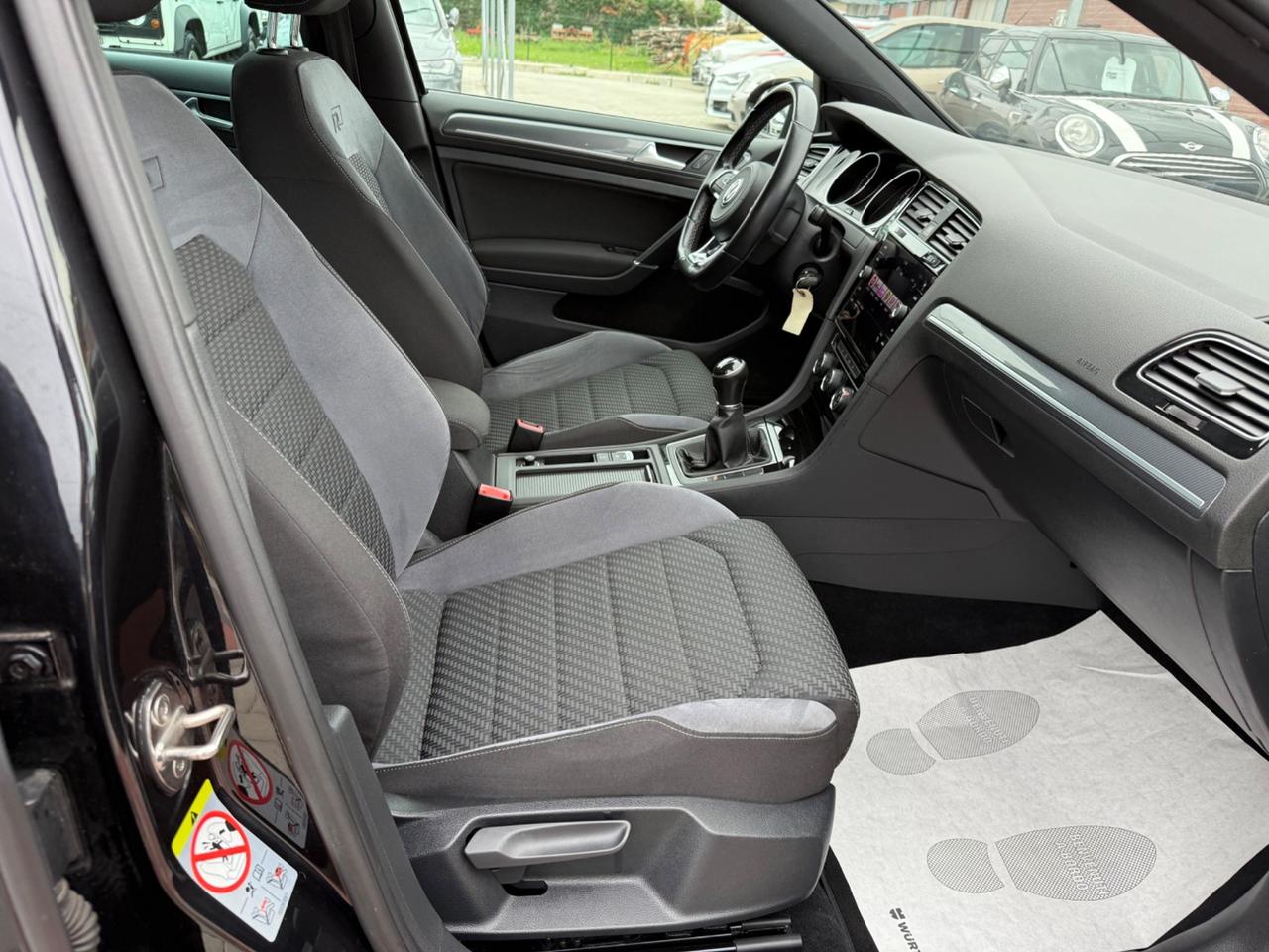 Volkswagen Golf 1.4 TSI 125 CV 5p. Sport R-LINE NEOPATENTATI