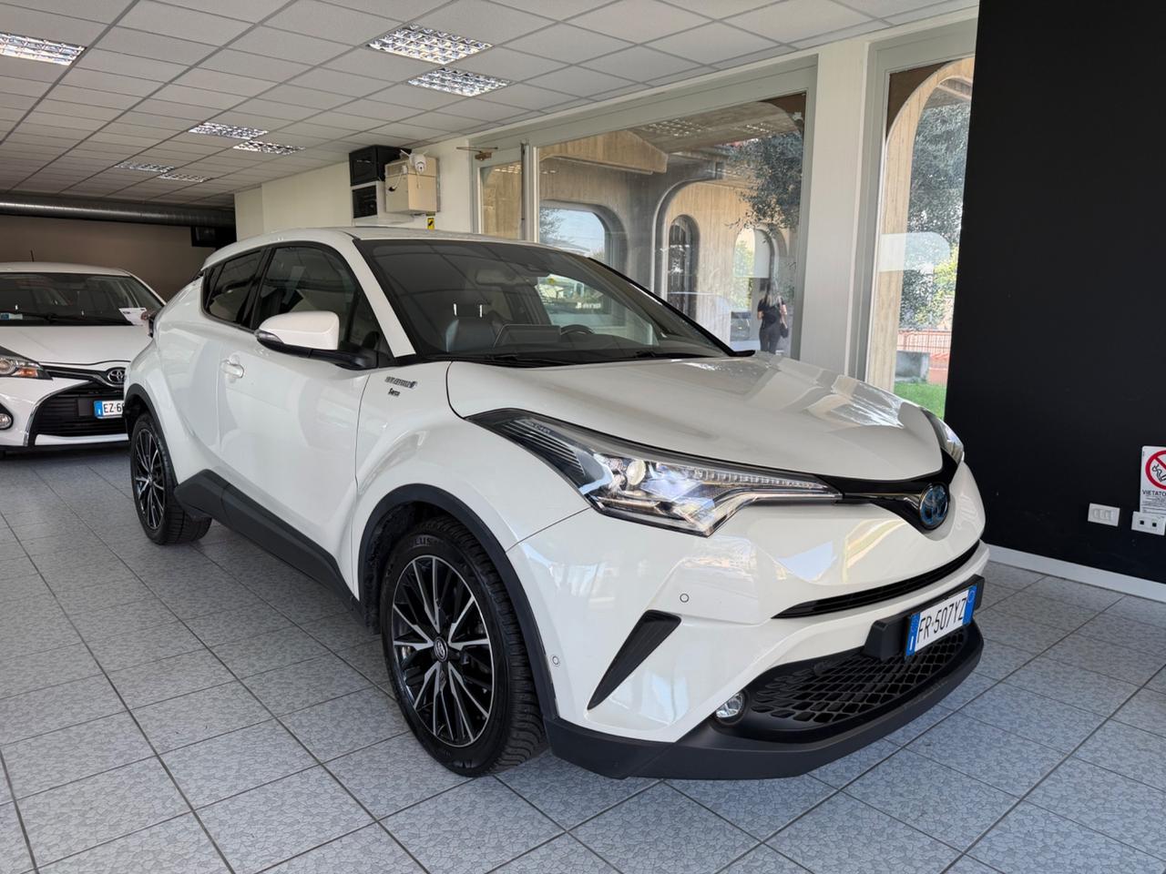Toyota C-HR 1.8 Hybrid E-CVT Lounge