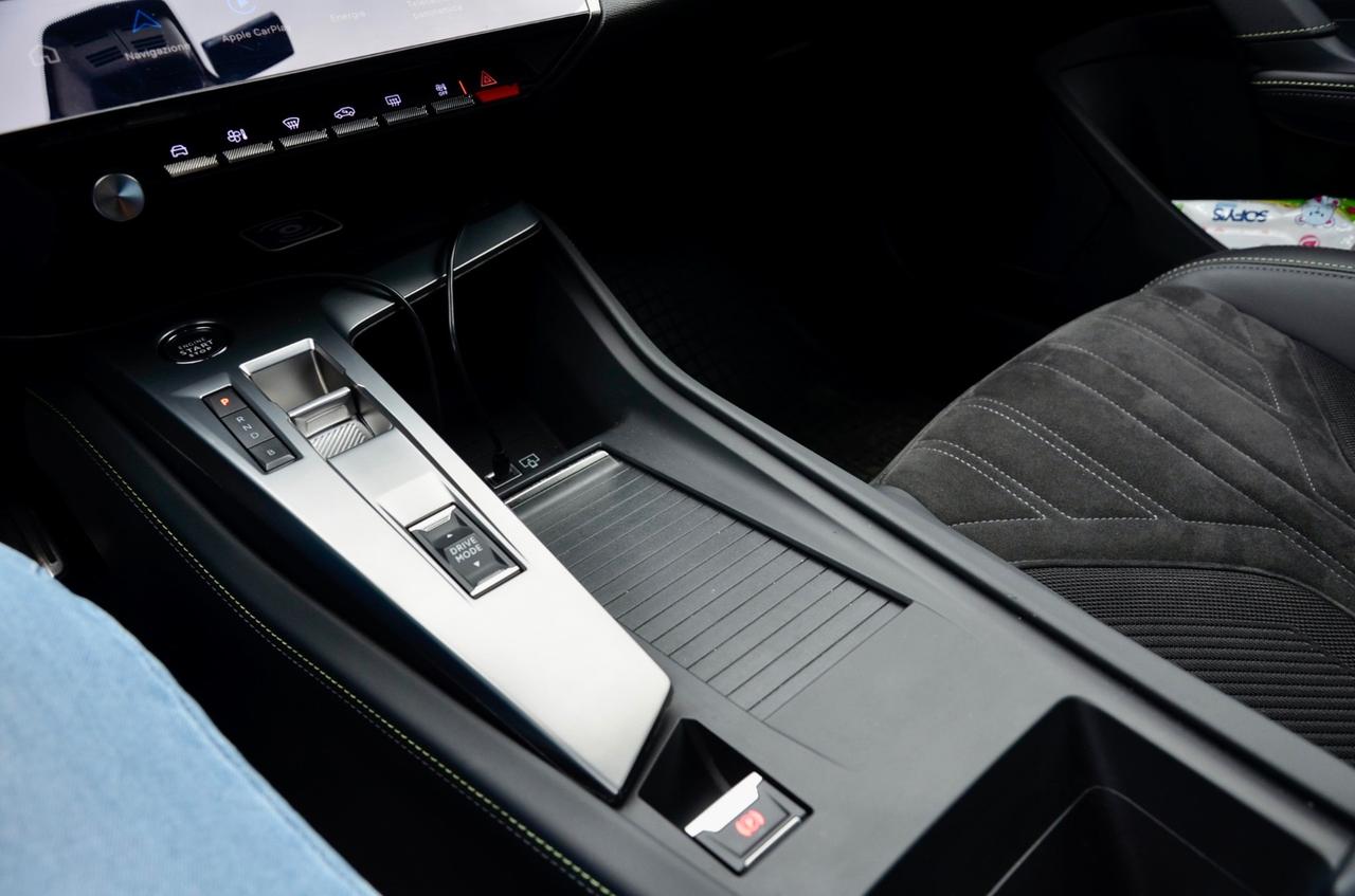 Peugeot 308 Plug-in Hybrid 180 e-EAT8 SW GT , PERMUTE