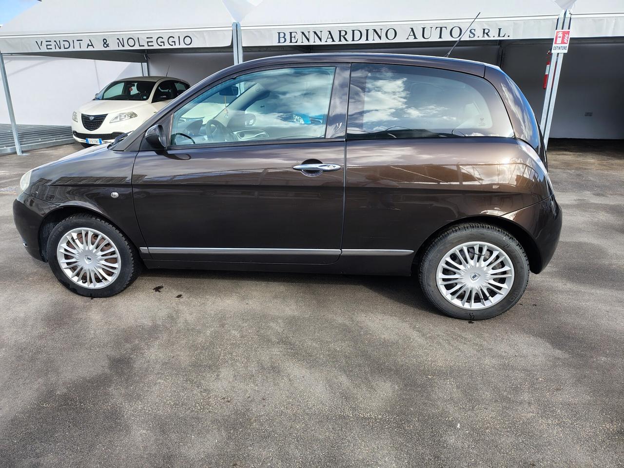 Lancia Ypsilon 1.3 MJT 75 CV Platino