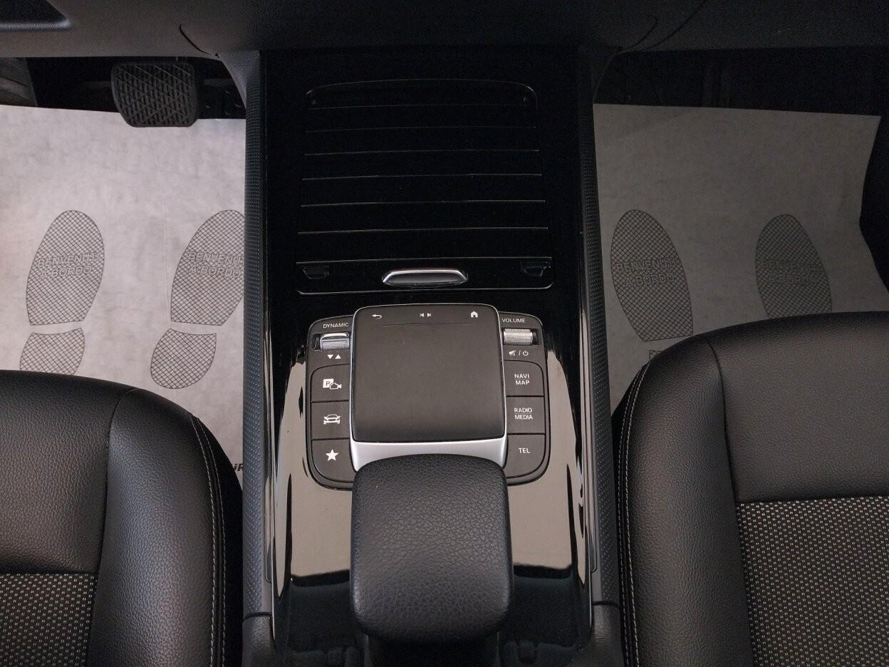 MERCEDES BENZ GLB 180d Business auto - IVA ESPOSTA