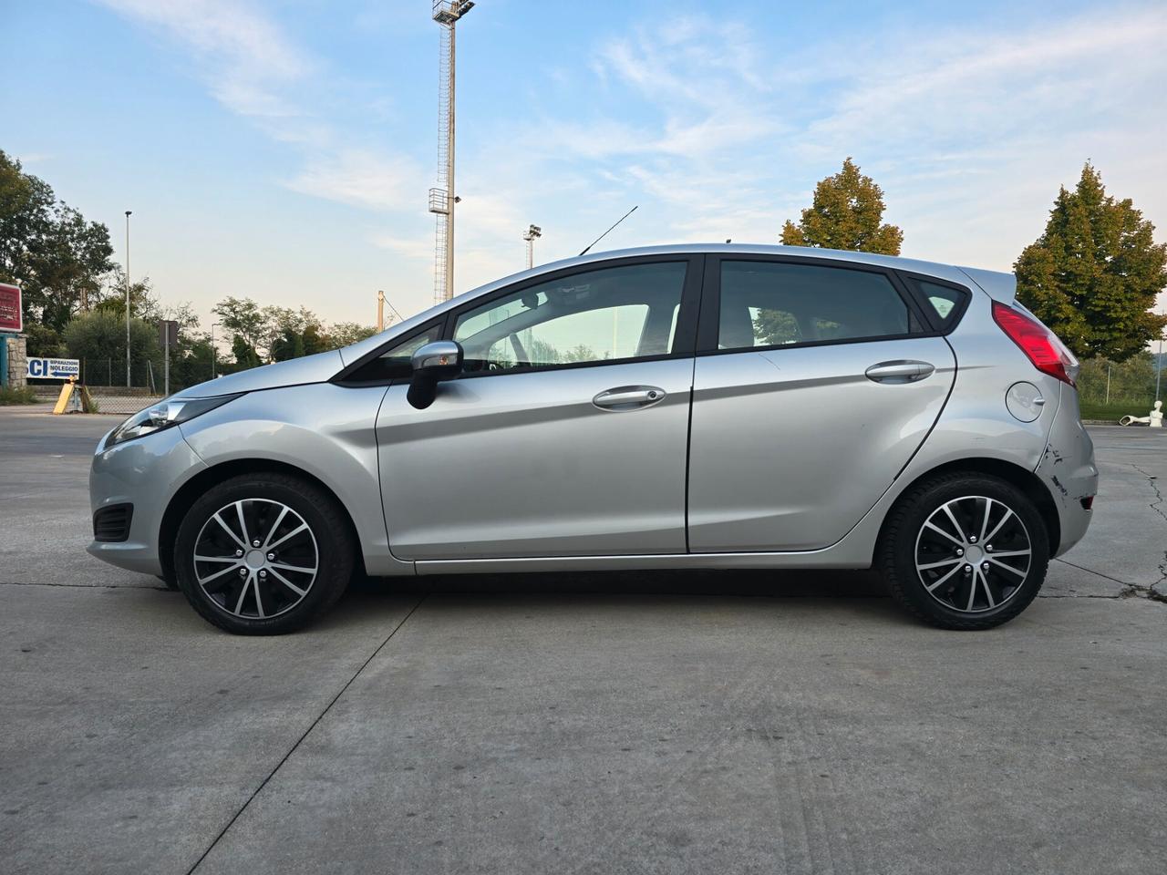 Ford Fiesta 1.5 TDCi 75CV 3 porte Black & White Edition