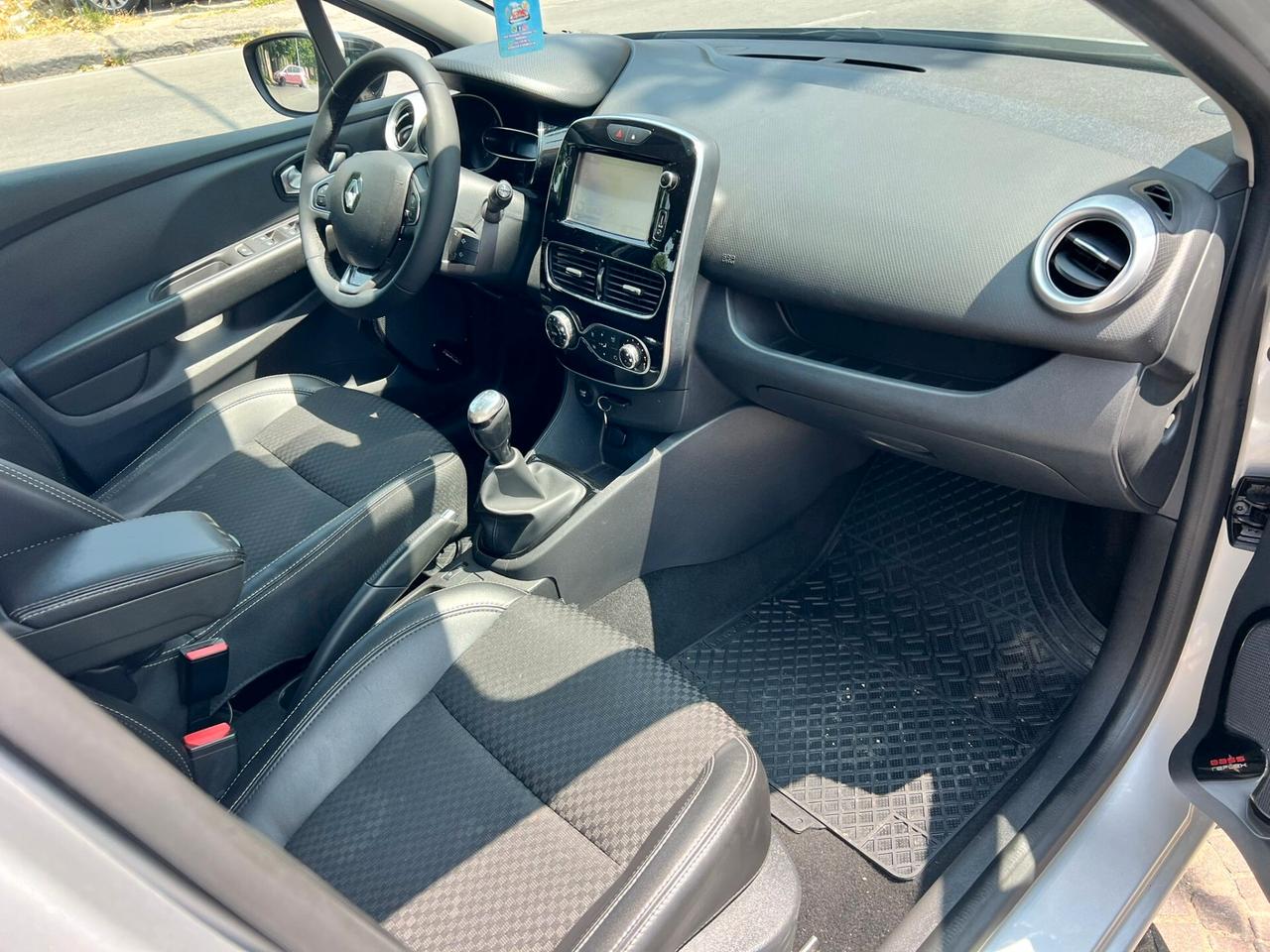 Renault Clio dCi 8V 75 CV 5 porte Moschino Intens