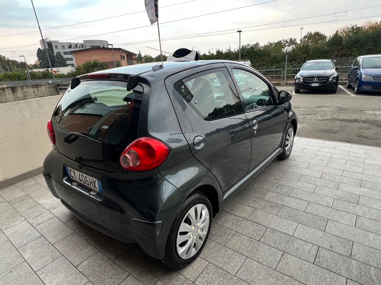 Toyota Aygo 1.0 12V VVT-i 5 porte Sol