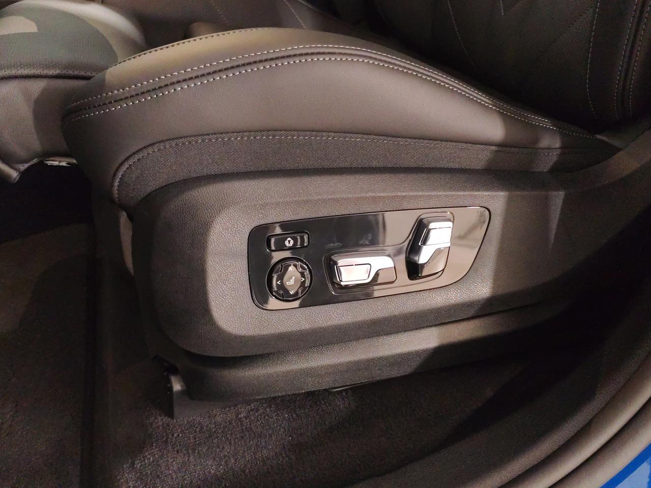 BMW XM Label
