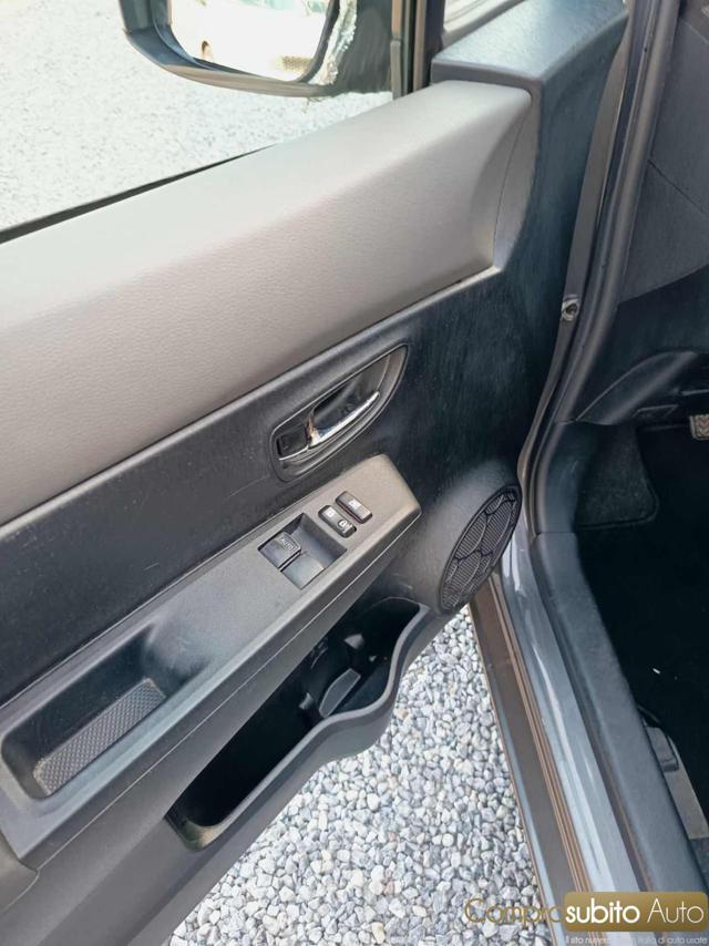 TOYOTA Yaris 1.0 5 porte