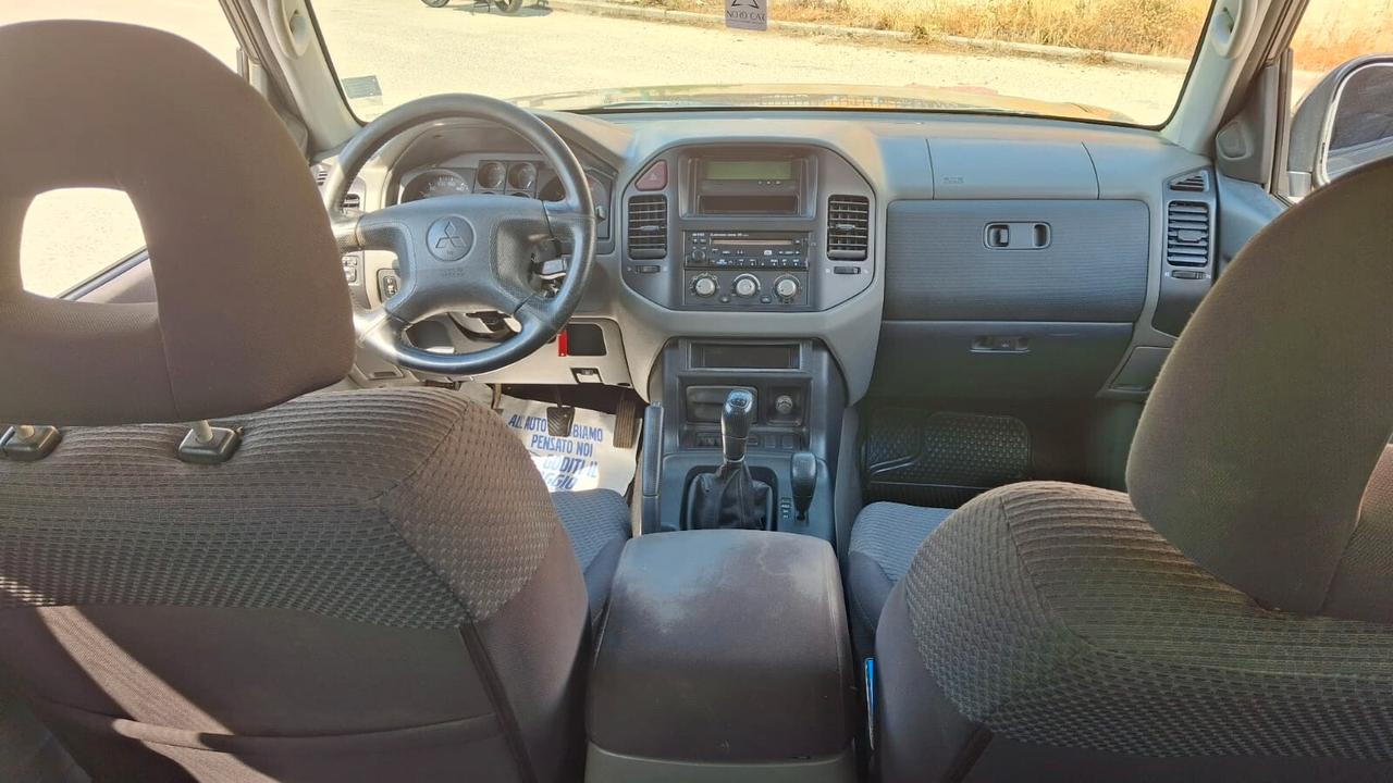 Mitsubishi Pajero 3.2 DI-D 16V 3p. Intense DPF