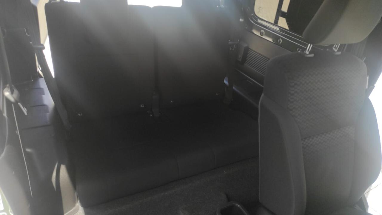 SUZUKI JIMNY 4X4 RIDOTTE 4 POSTI AUTOVETTURA GANCIO