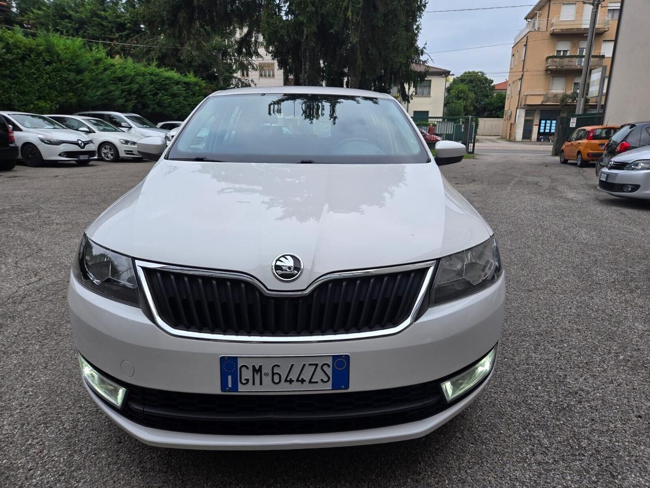 Skoda Rapid 1.6 TDI 115 CV Gancio Traino