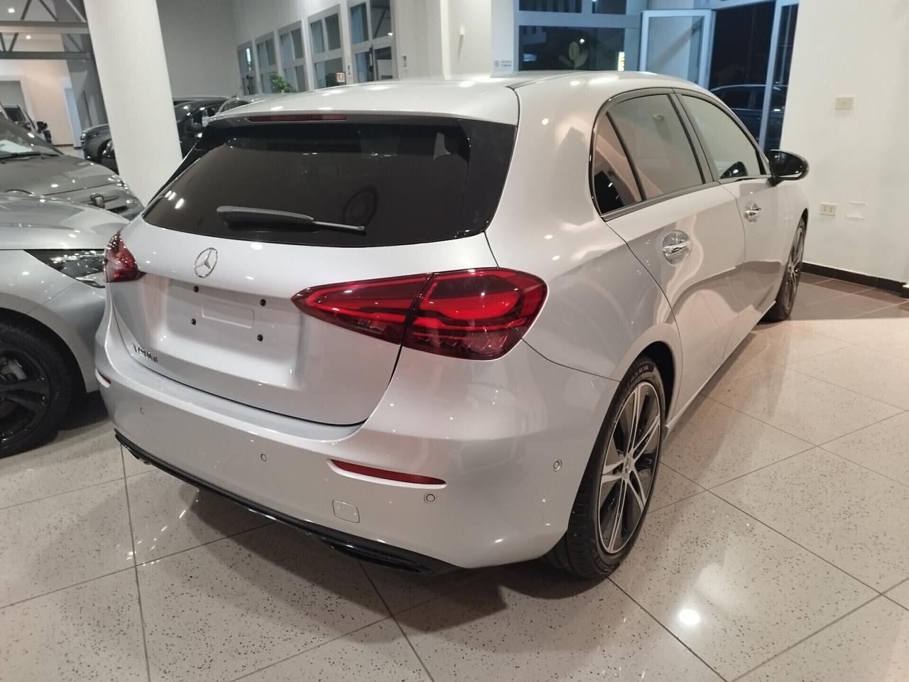 MERCEDES BENZ A 180 d ADVANCED PLUS AUTOMATICO 2023