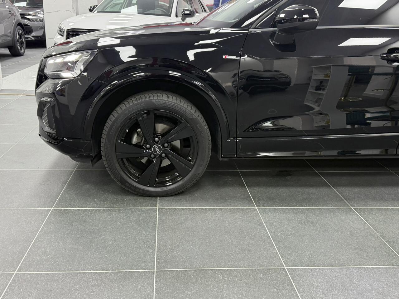 Audi Q2 30 TDI S tronic line Edition IDENTY BLACK