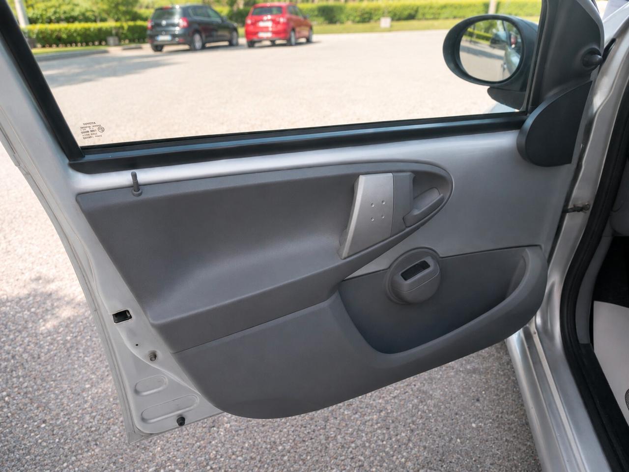 Toyota Aygo 1.0 12V VVT-i 5 porte Sol