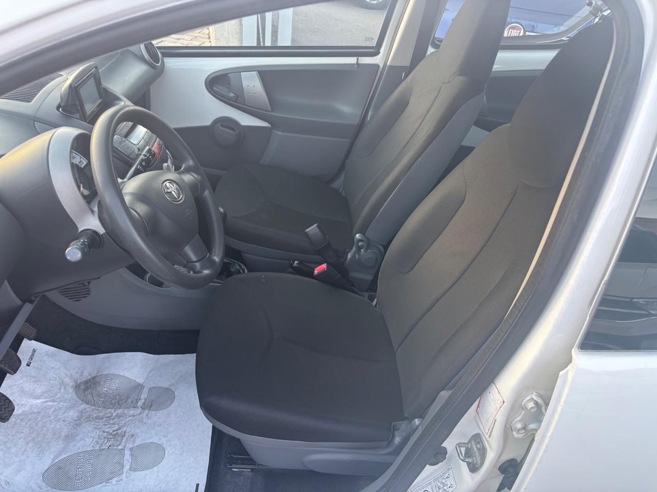 Toyota Aygo 1.0 12V VVT-i 5 porte Now Connect