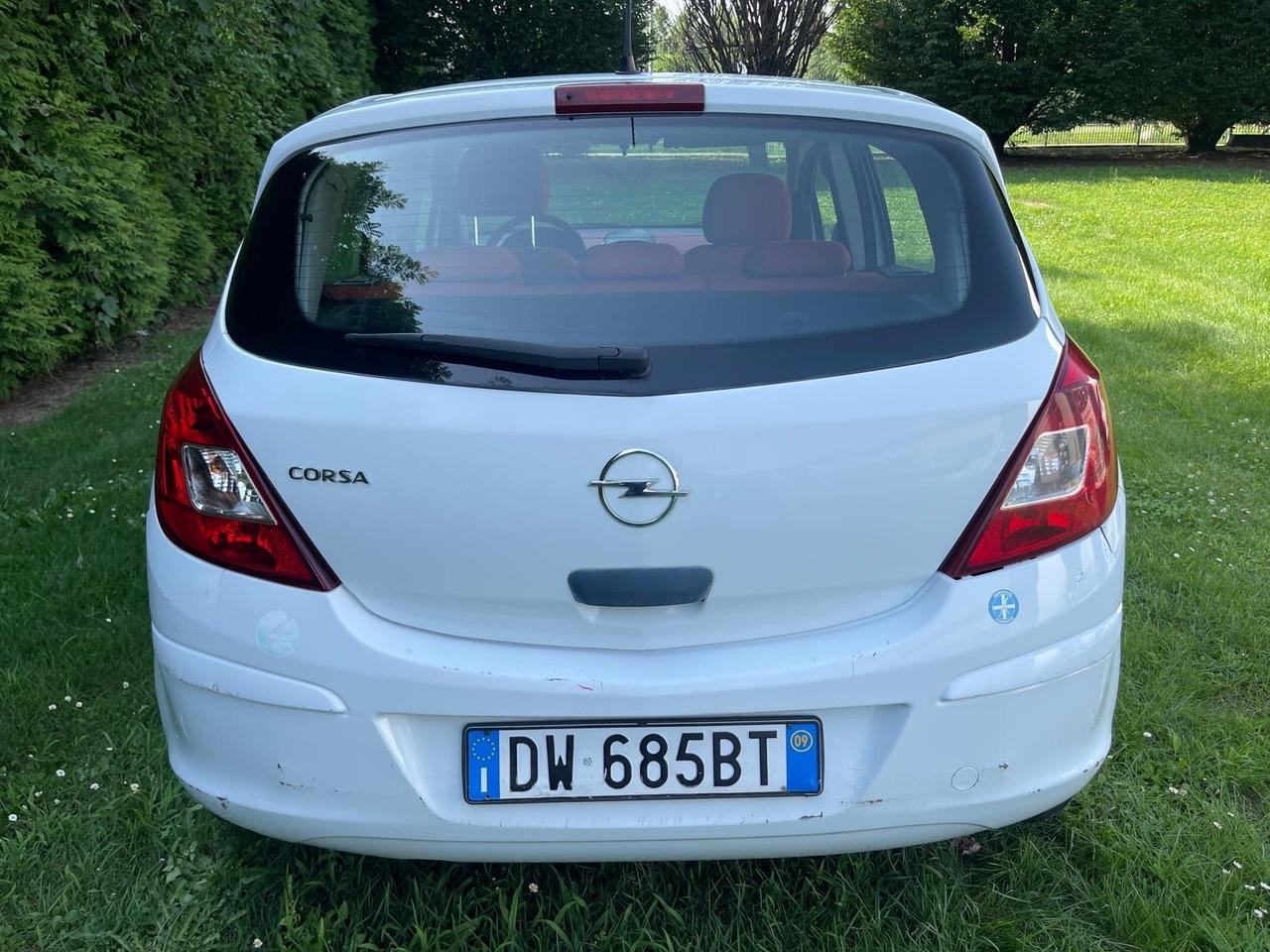 Opel Corsa 1.2 5 porte Club