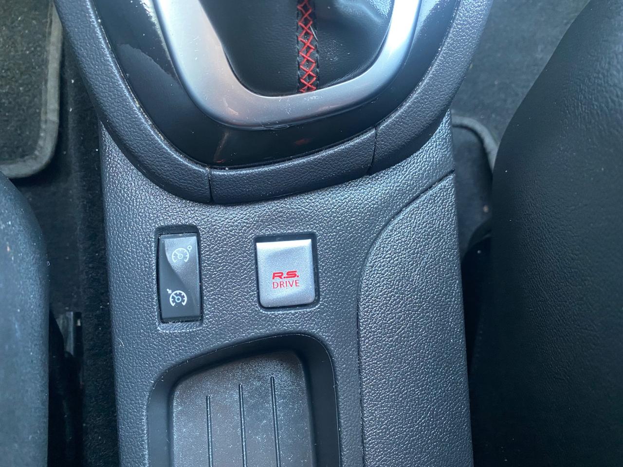 Renault Clio TCe 200CV EDC 5 porte Energy R.S.