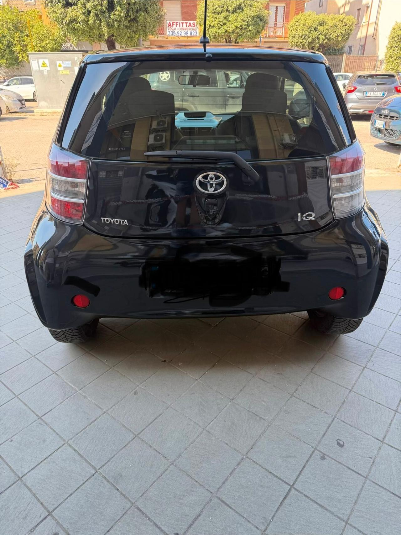 Toyota iQ super accessoriata