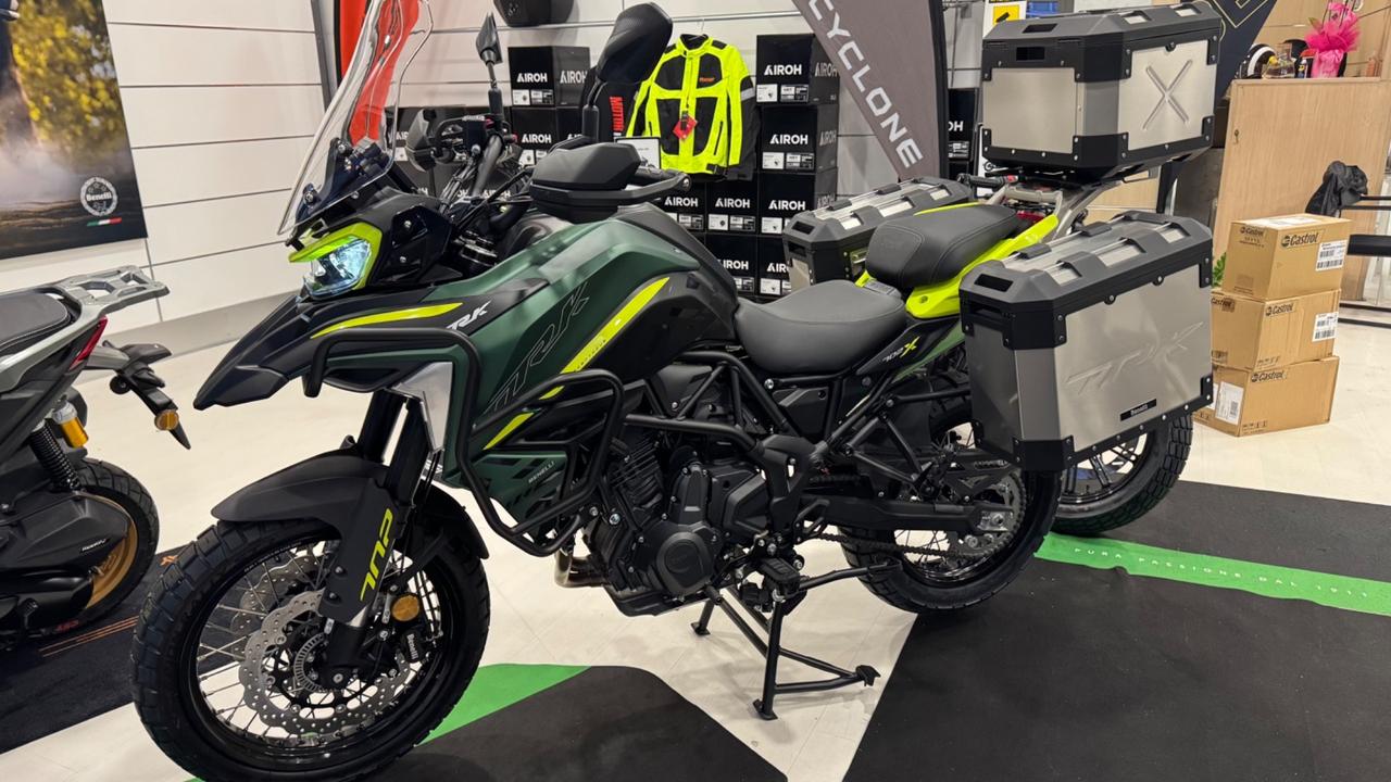 Benelli TRK 702 X!! CON TRIS DI VALIGIE IN ALLUMINIO!!