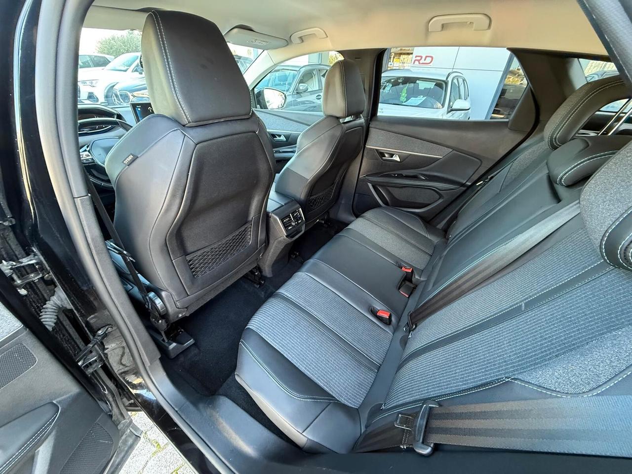 Peugeot 3008 BlueHDi 130 S&S EAT8 Allure Pack