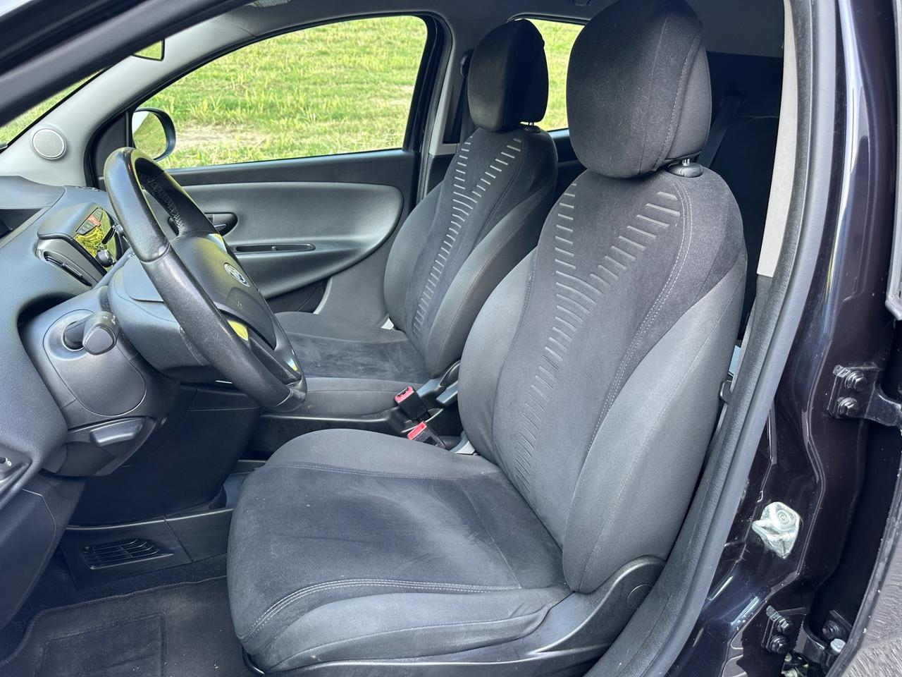 Lancia Ypsilon 1.2 69 CV 5 porte S&S Gold