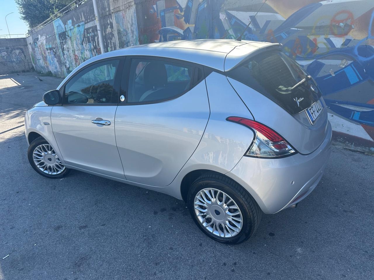 Lancia Ypsilon 1.2 69 CV 5 porte GPL Ecochic Gold/ B.SHAFT