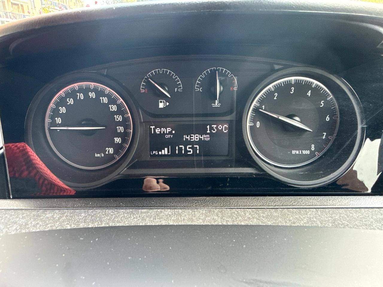 Lancia Ypsilon 1.2 69 CV 5 porte GPL Silver