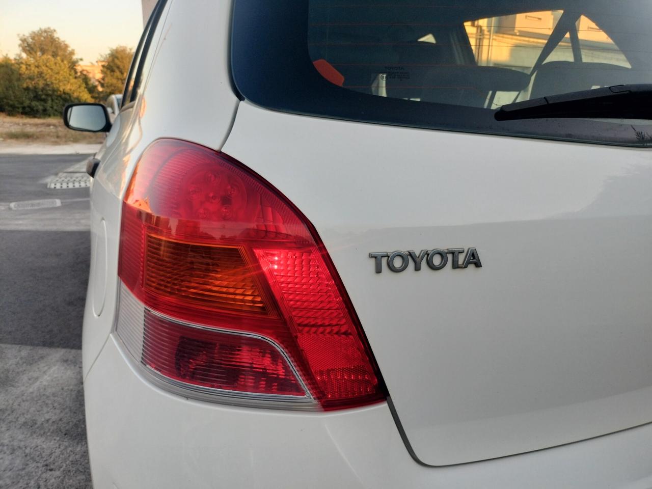 Toyota Yaris 1.0 5 porte Sol