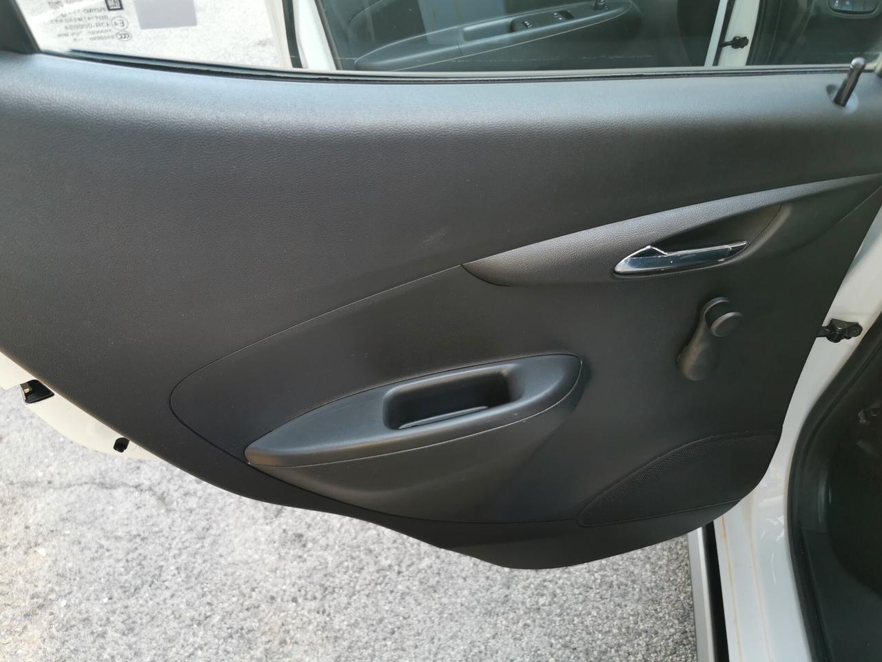Opel Karl Rocks 1.0 73cv