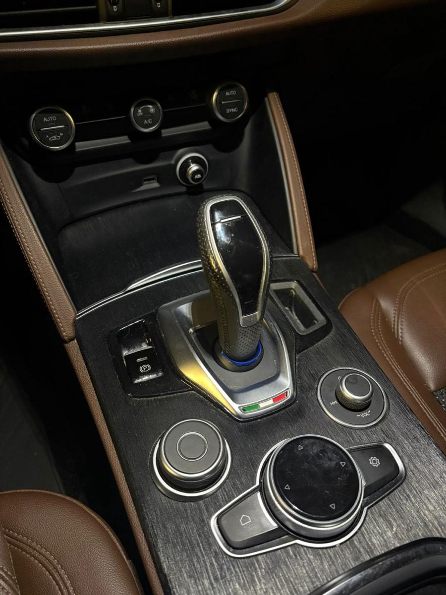 ALFA ROMEO - Stelvio - 2.2 T.diesel 190CV AT8 RWD Exec.