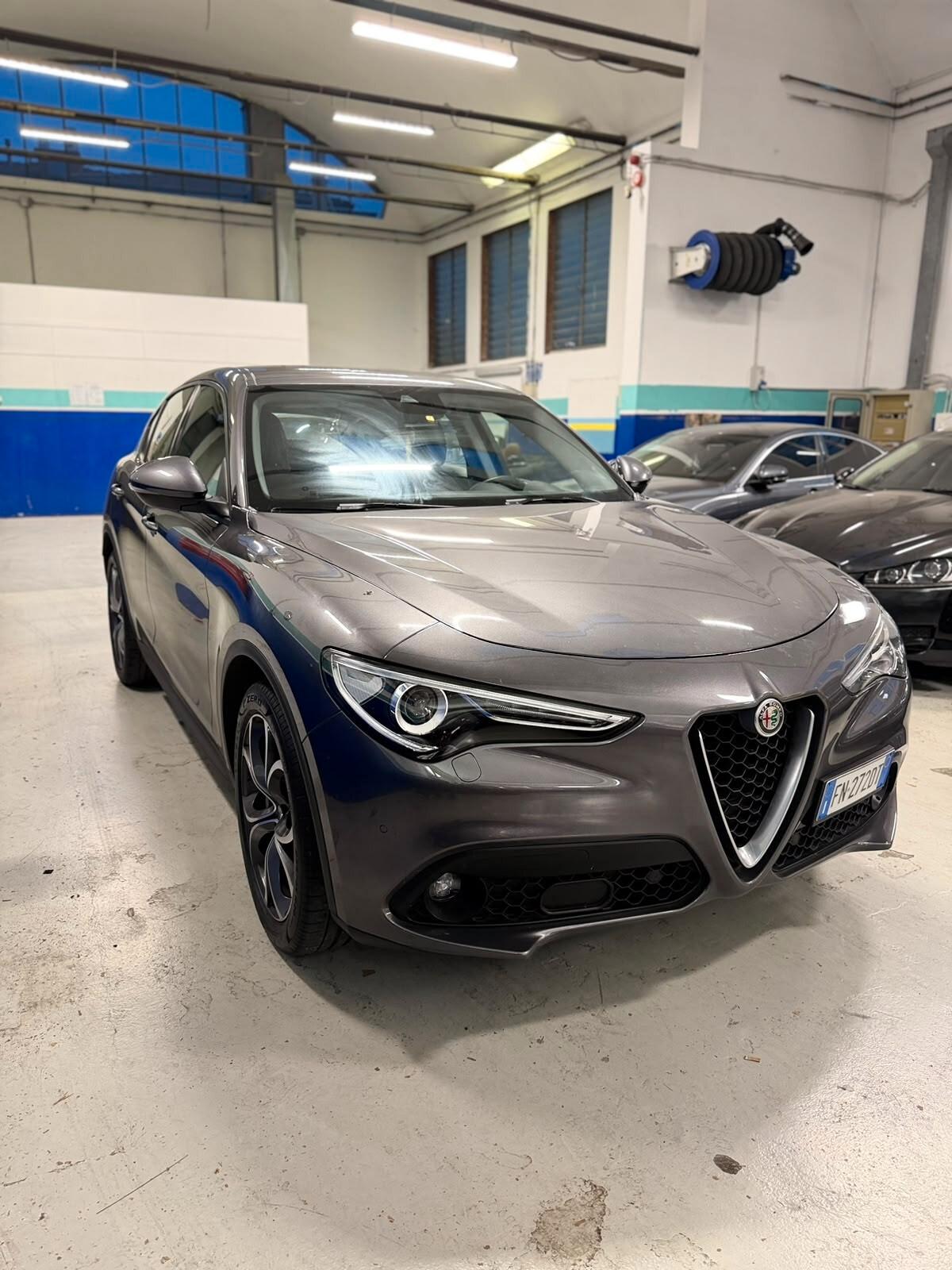 Alfa Romeo Stelvio 2.2 Turbodiesel 180 CV AT8 RWD Business