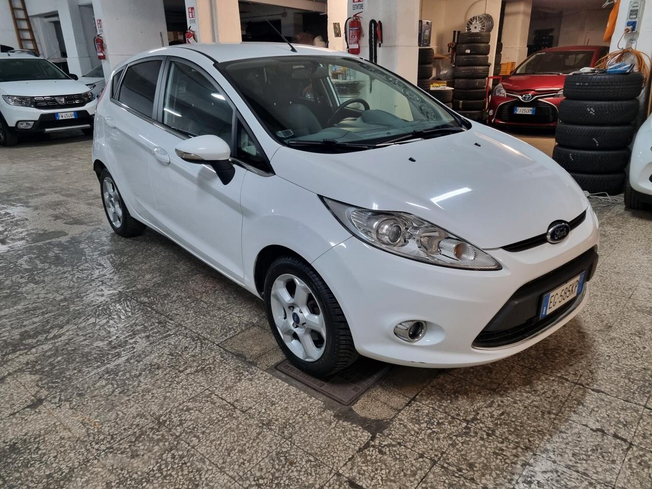 Ford Fiesta 1.4 5 porte Bz.- GPL Titanium