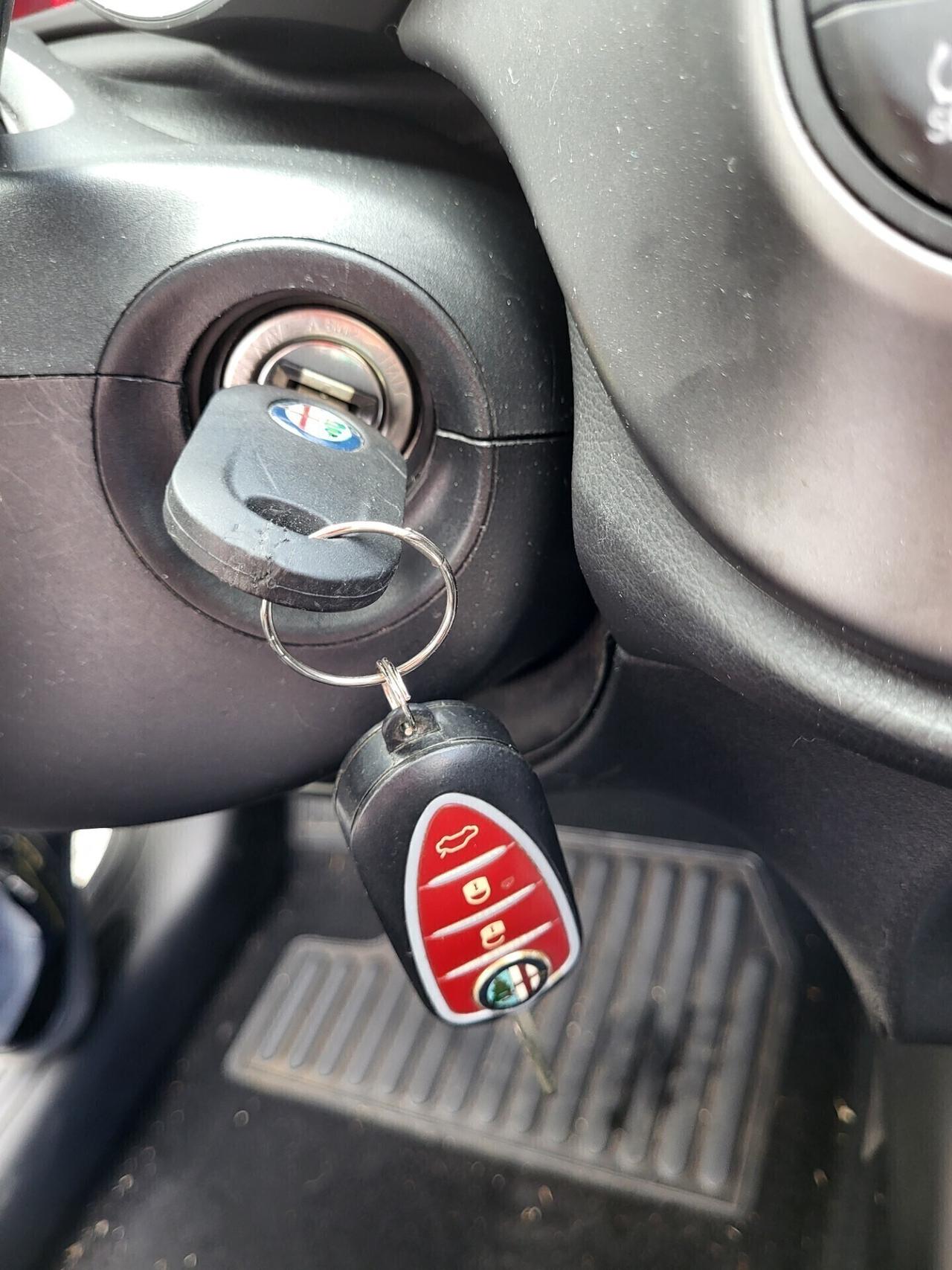 Alfa Romeo GIULIETTA 1,6 JTDM-2-UNICO PROPRIETARIO