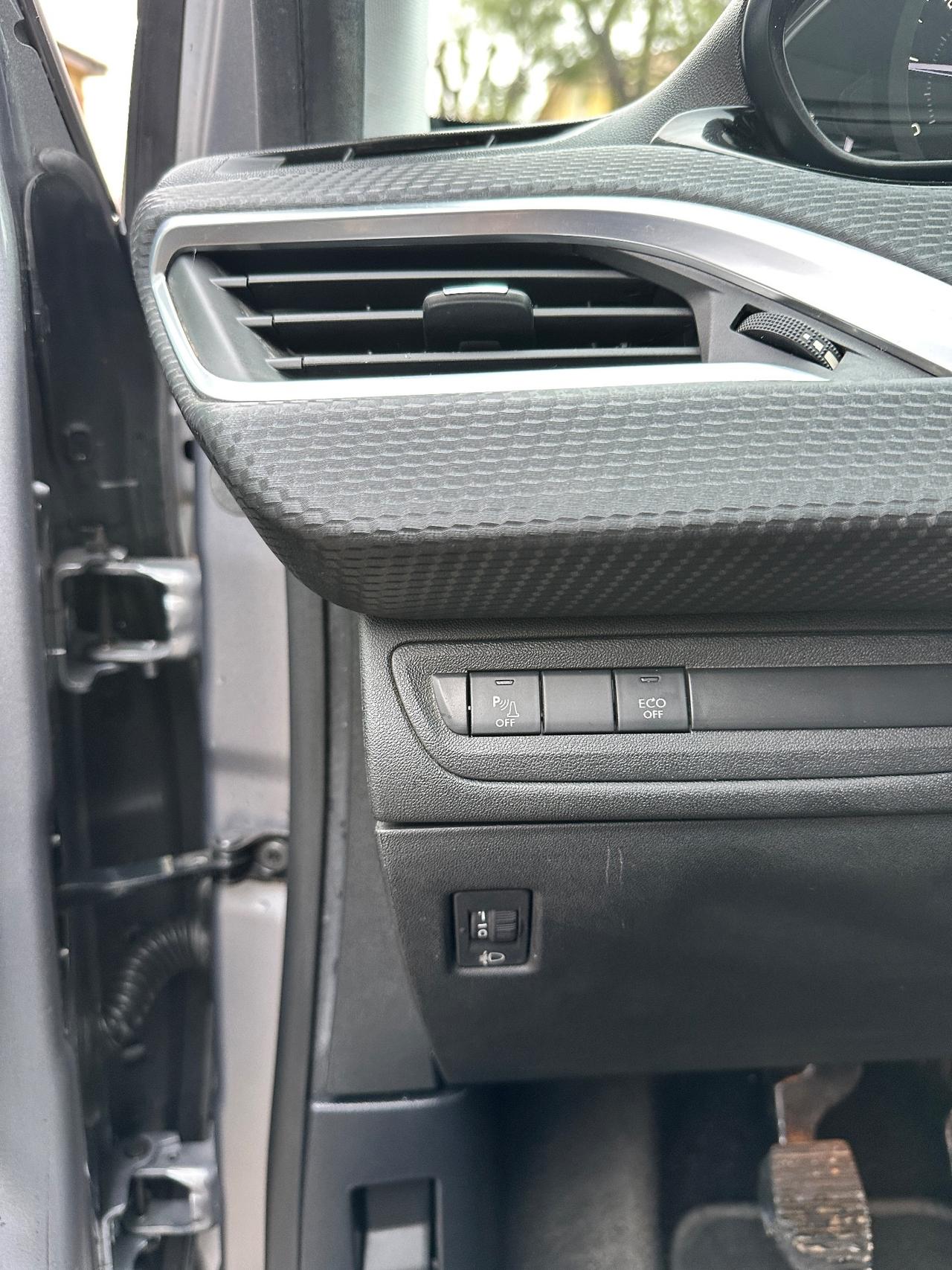 Peugeot 2008 BlueHDi 120 S&S Black Matt