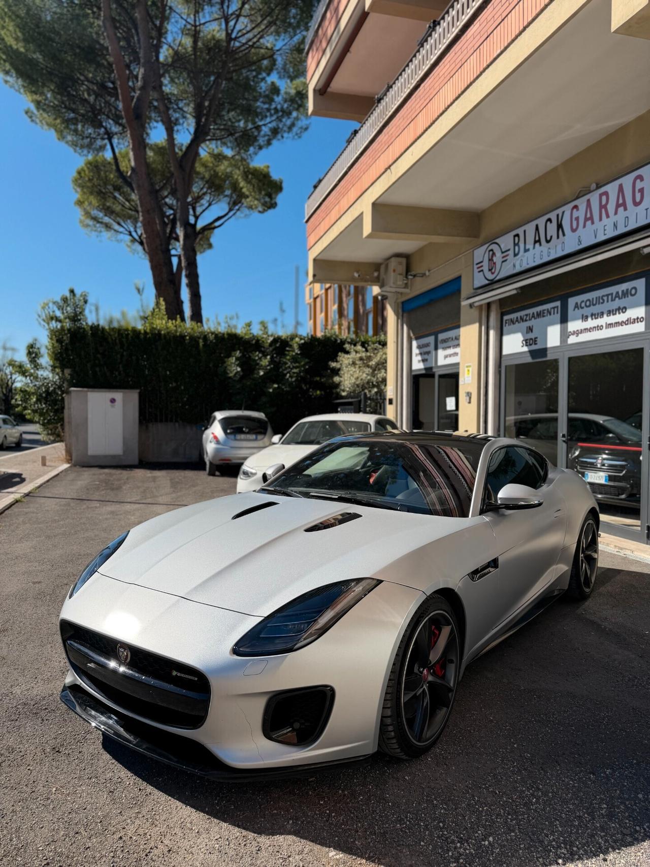 Jaguar F-Type 2.0 P300 300CV R-Dynamic - Grigio Satinato SVO