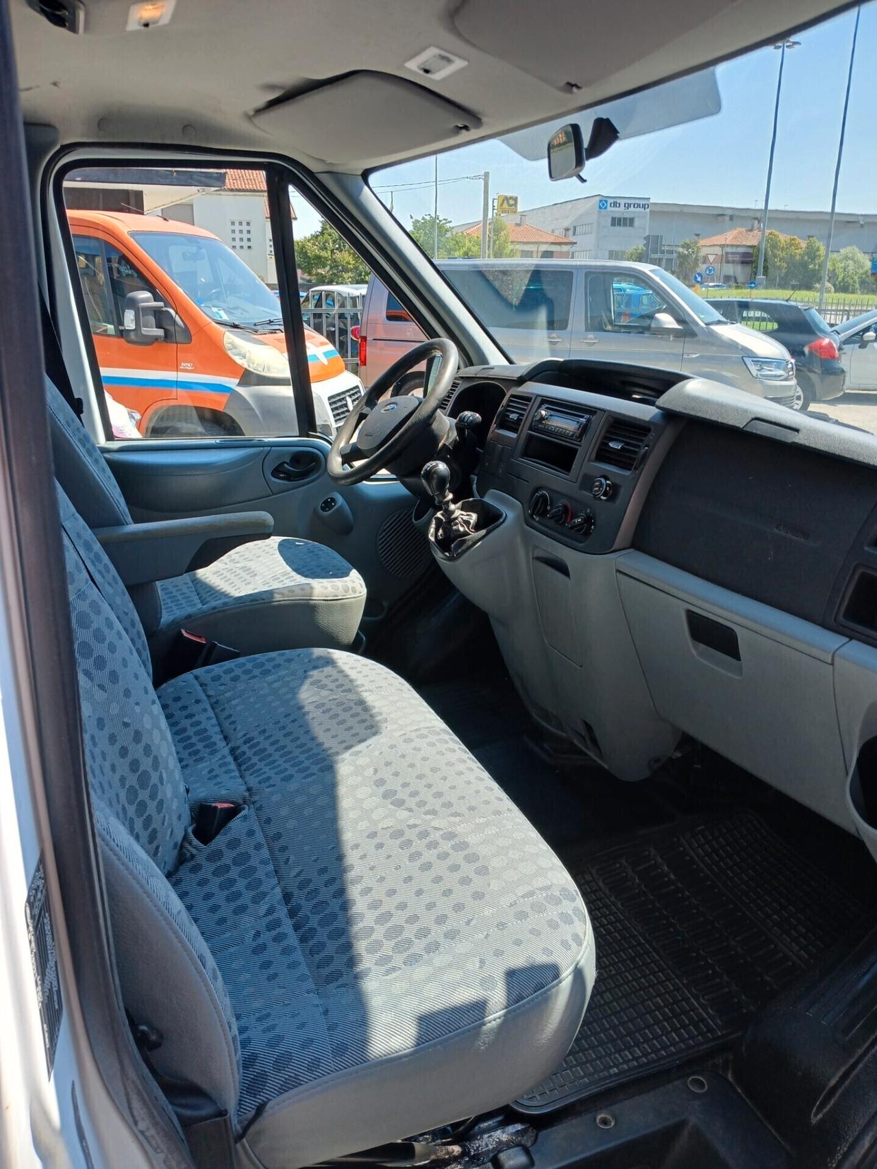 Ford Transit/Tourneo/Bus Transit 330S 2.2 TDCi/140 PC-TN Combi