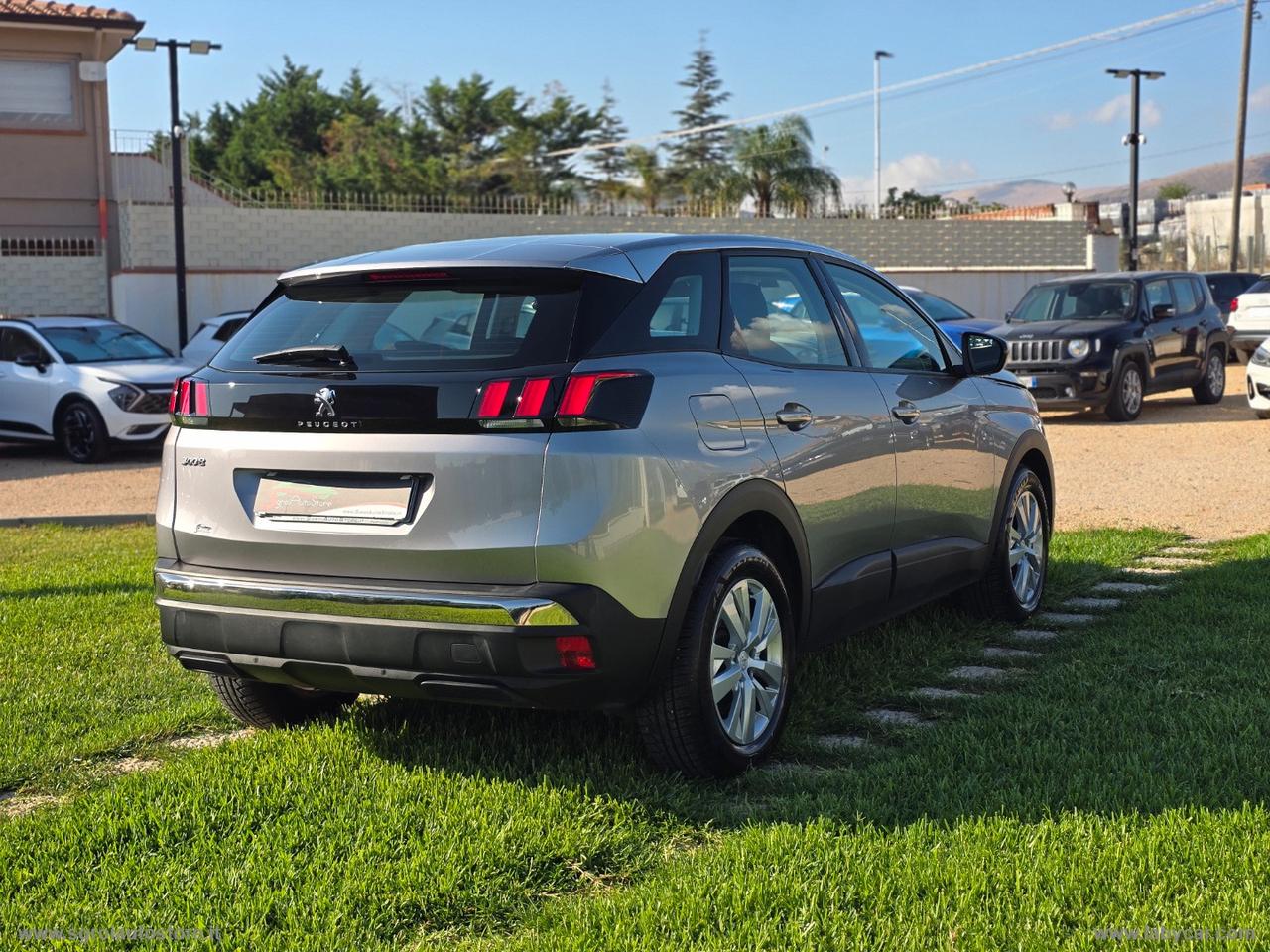 PEUGEOT 3008 BlueHDi 130 S&S Business