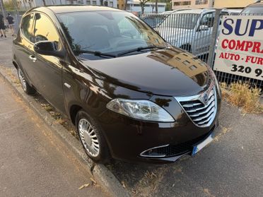 Lancia Ypsilon 1.2 69 CV 5 P garanzia 12 mesi