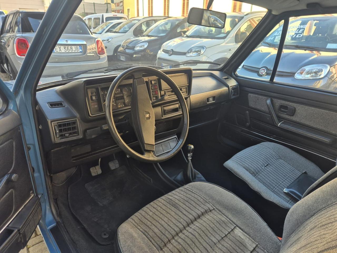 Volkswagen Golf MK1 1600 diesel 2 POSTI - AUTOCARR