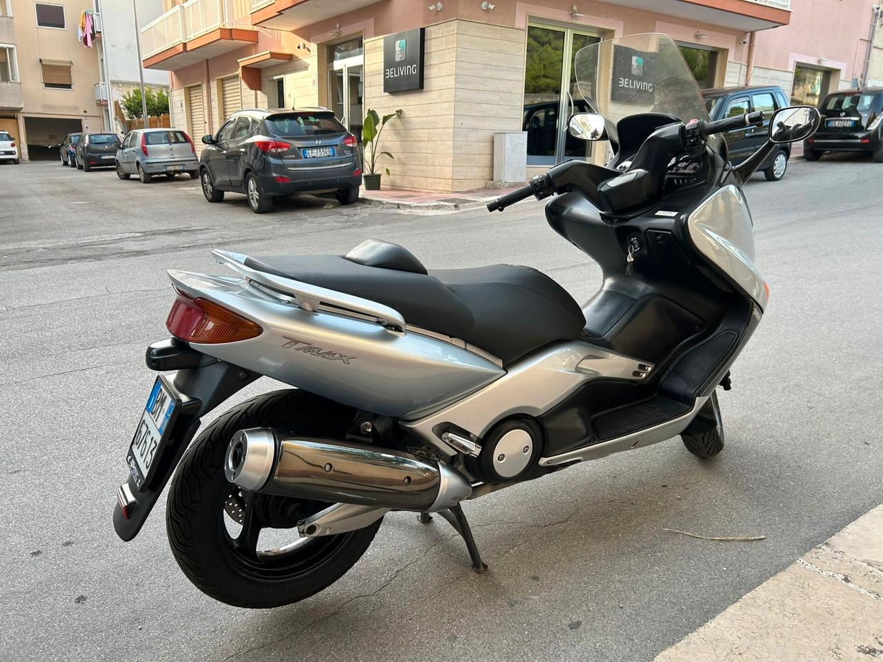 T-max 500 2003