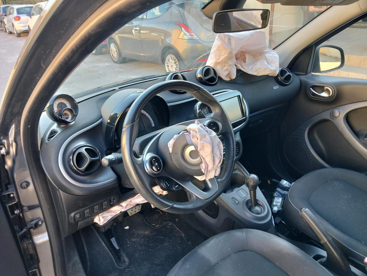 Smart ForFour 900 Turbo twinamic 2018 SINISTRATA