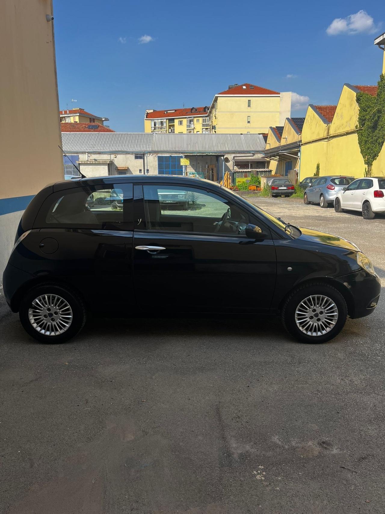 Lancia Ypsilon 1.2 Modamilano