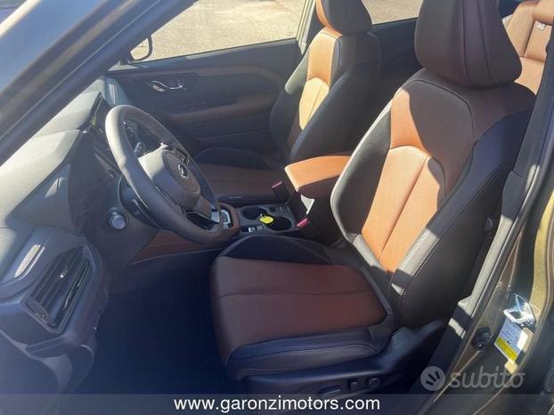 Subaru Forester 2.0i e-Boxer MHEV CVT Lineart...