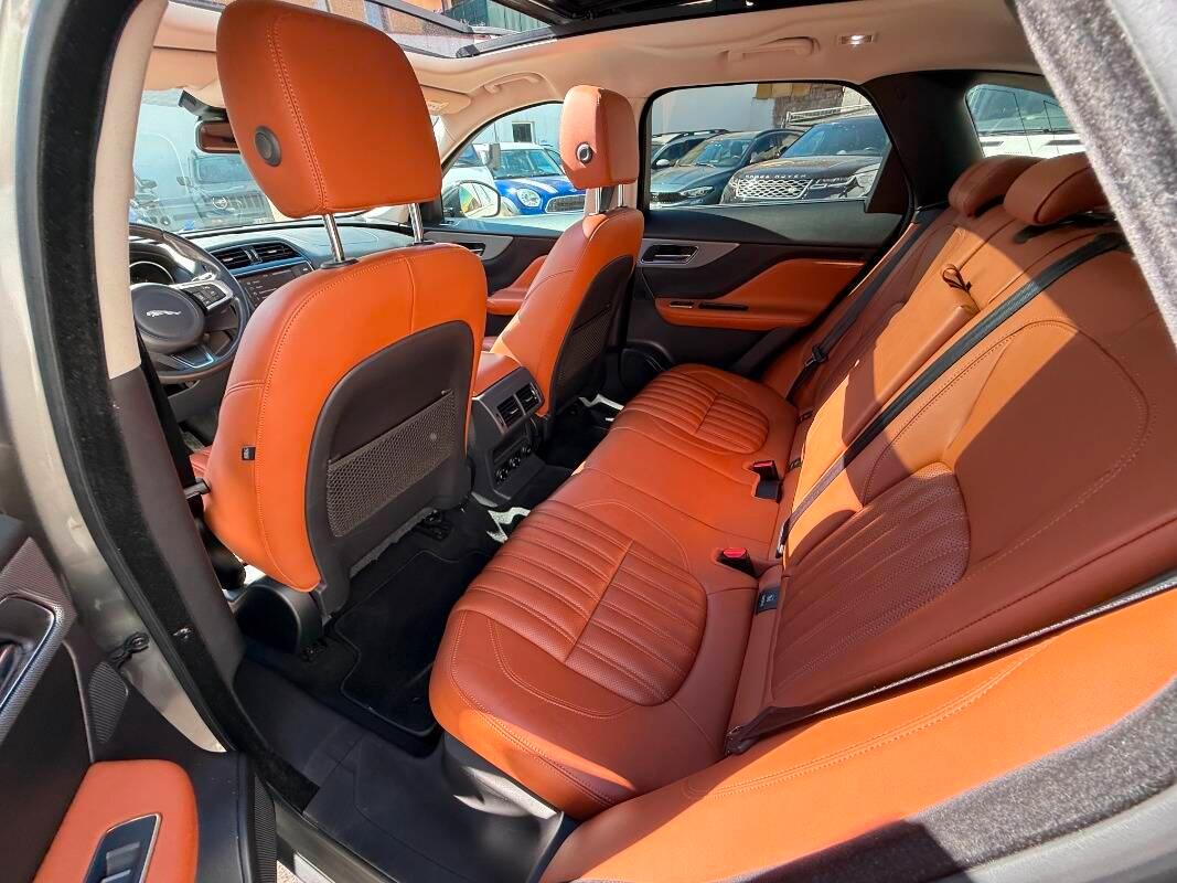 Jaguar F-Pace Jaguar F-Pace 2.0d i4 Portfolio awd 240cv auto my18