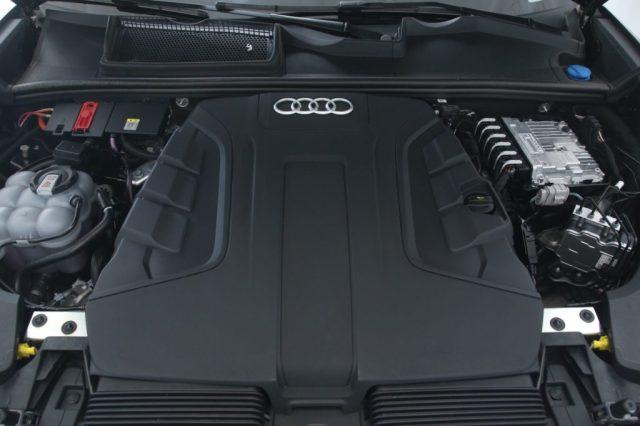 AUDI Q8 50 TDI 286 CV quattro S-line Black Edition