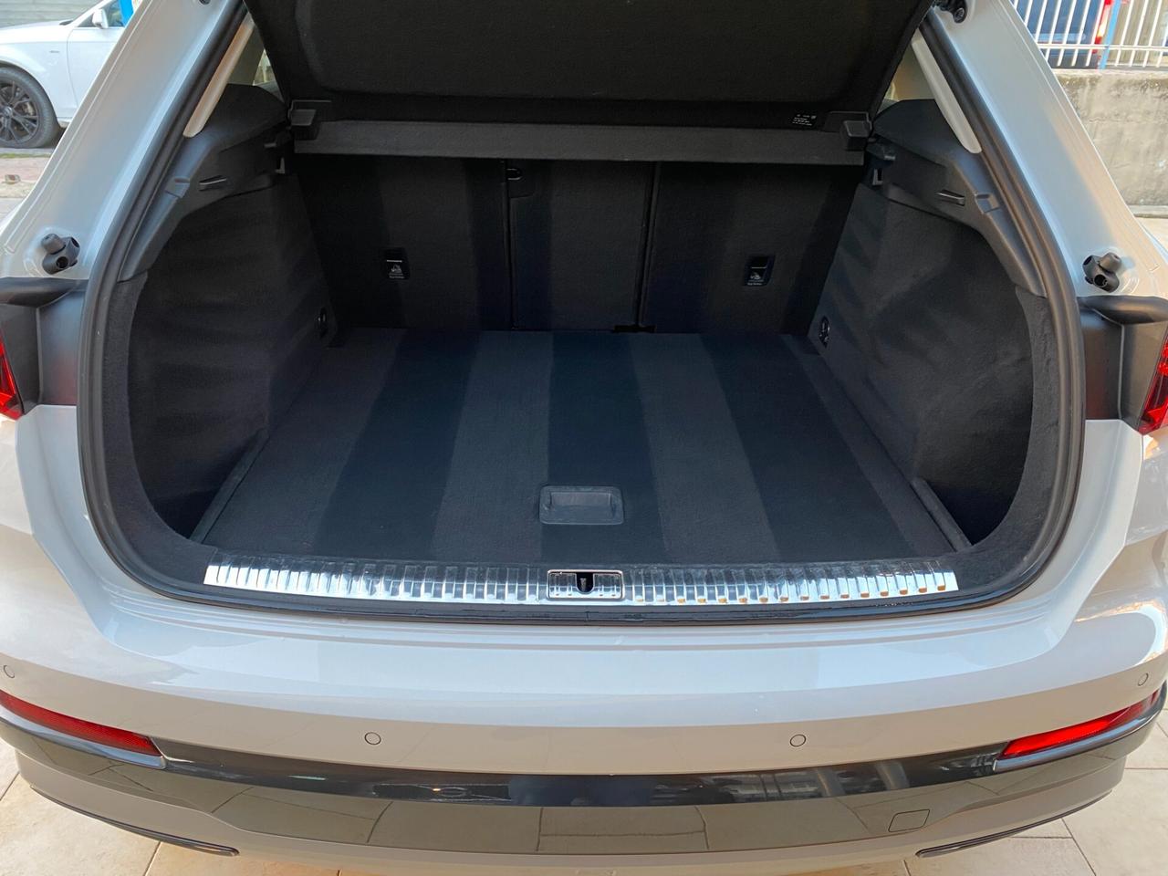 Audi Q3 35 TDI S tronic - 2.0 TDI 150 CV